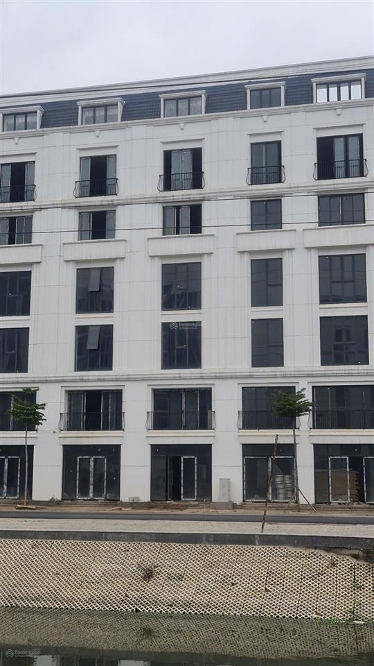 Bán shophouse 80m2 hướng đông nam nằm sát 4 kcn lớn6,85 tỷ sẵn sổ  khai thác dòng tiền 60tr/tháng