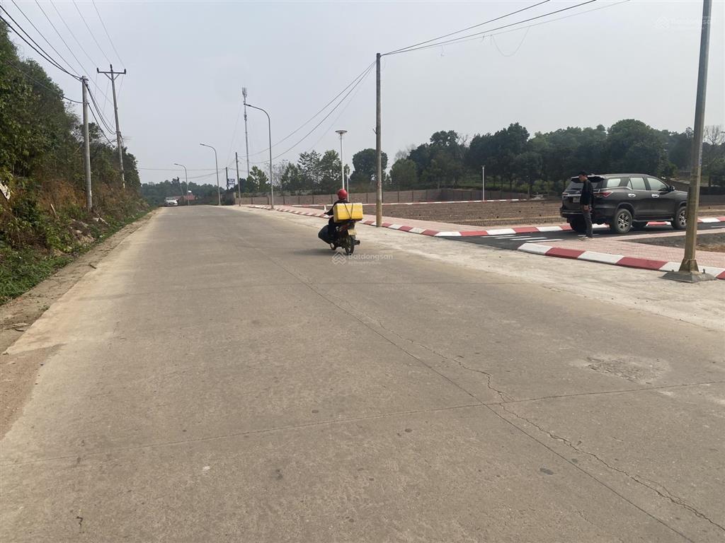 Bán lô góc 2 mặt tiền 143,5m2, đất đầu tư kinh doanh, cạnh villa phương anh  cẩm lĩnh  ba vì