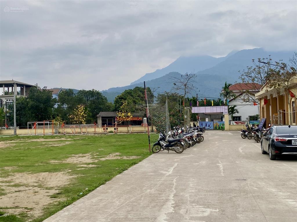 Bán đất nền sát trường học, sân bóng tản lĩnh, gần khu du lịch ao vua  ba vì  hà nội