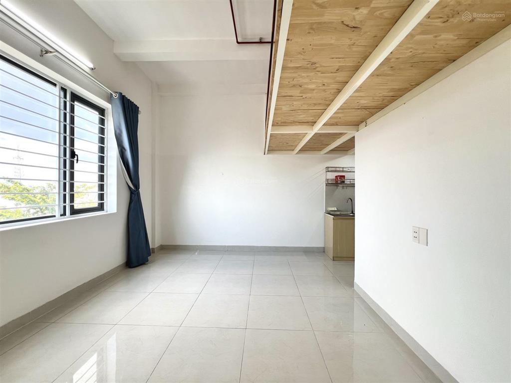 Cho thuê phòng duplex cửa sổ trời siêu bự, gần emart, sẵn máy lạnh có bảo vệ 24/7thang máy, thoáng
