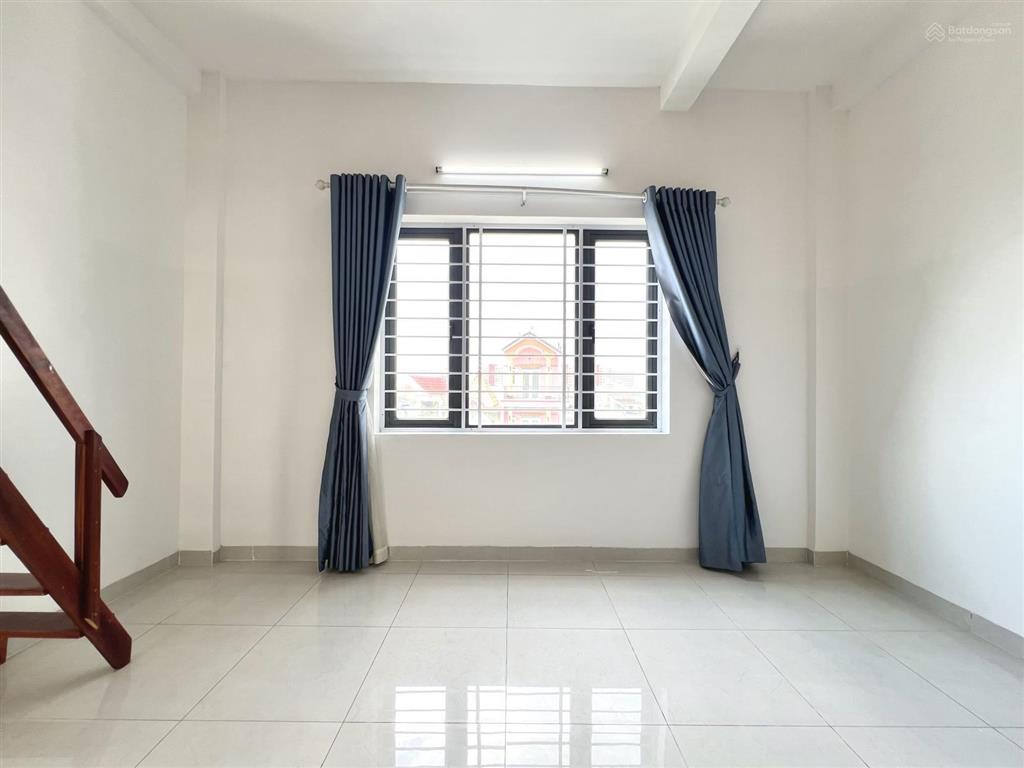 Cho thuê phòng duplex cửa sổ trời siêu bự, gần emart, sẵn máy lạnh có bảo vệ 24/7thang máy, thoáng