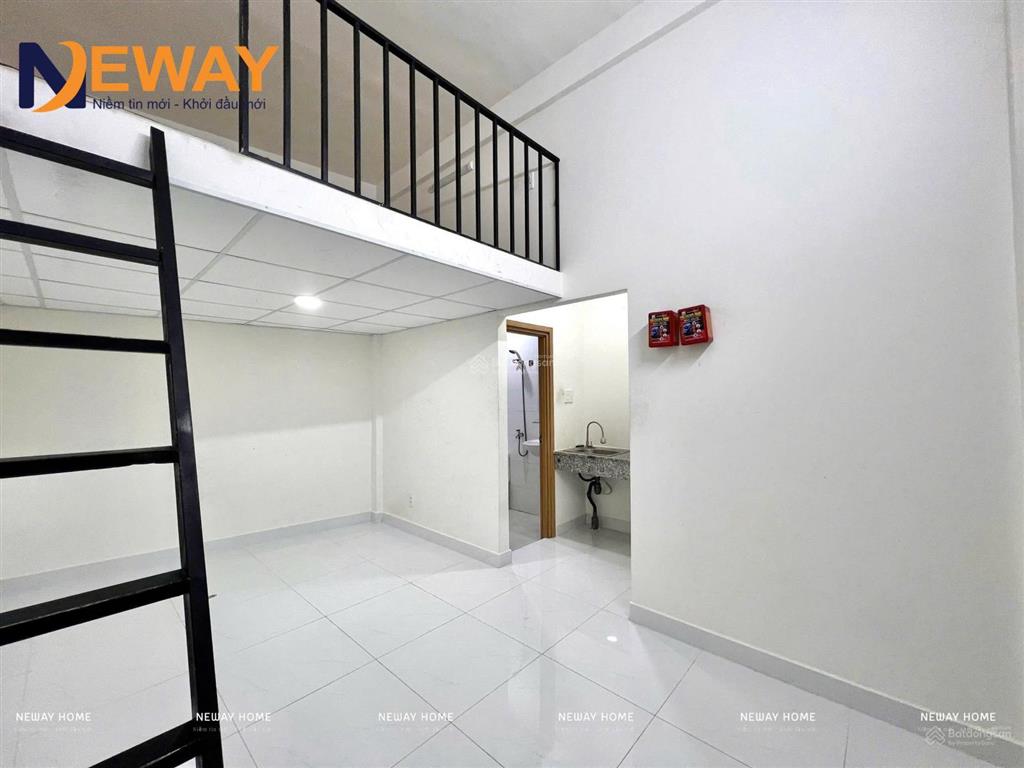 Phòng trọ có gác sẵn máy lạnh, giá rẻ giờ giấc tự do, có máy giặt chung, sạch sẽ, an ninh