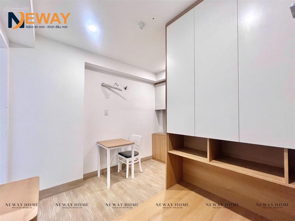 Studio full nội thất đang set up ngay công viên làng hoa  phù hợp ở 12 người, tone gỗ sang trọng