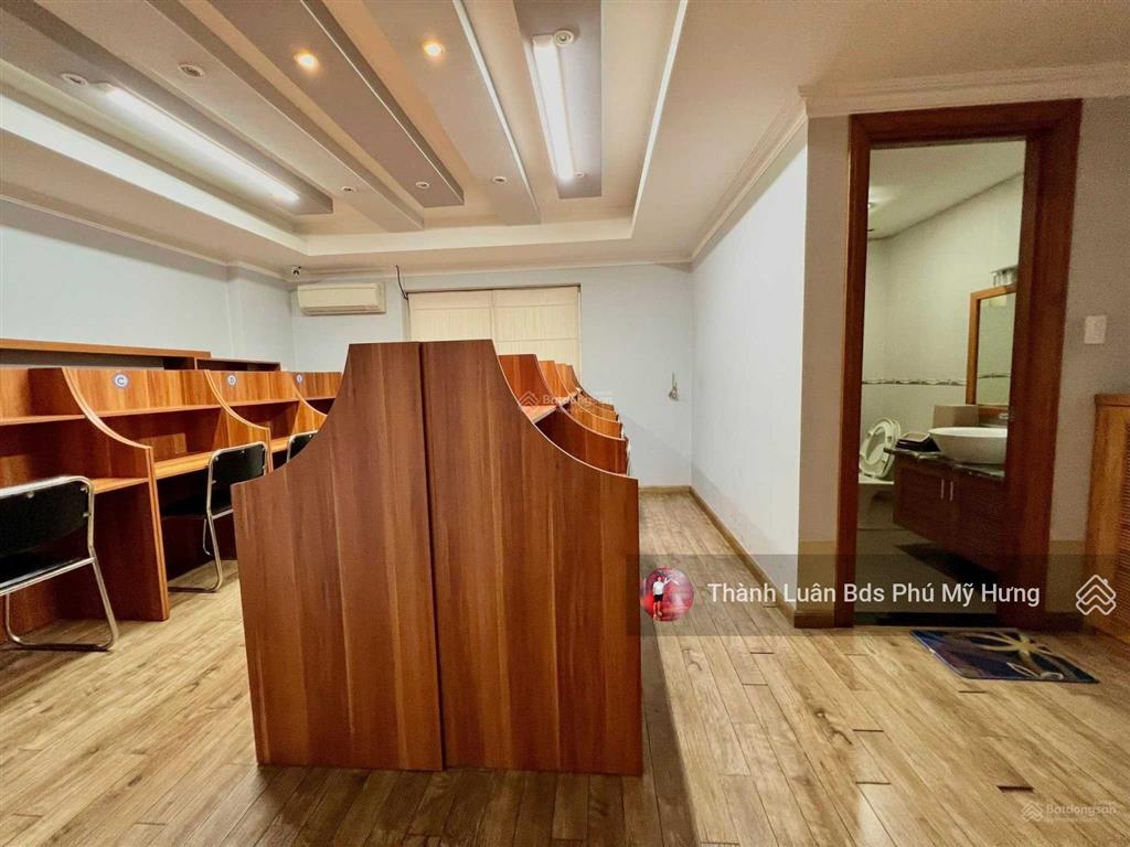 Cho thuê nhà phố phú mỹ hưng quận 7. dt 6x18m. trệt + 4 lầu. nội thất cơ bản  5 phòng. em luân