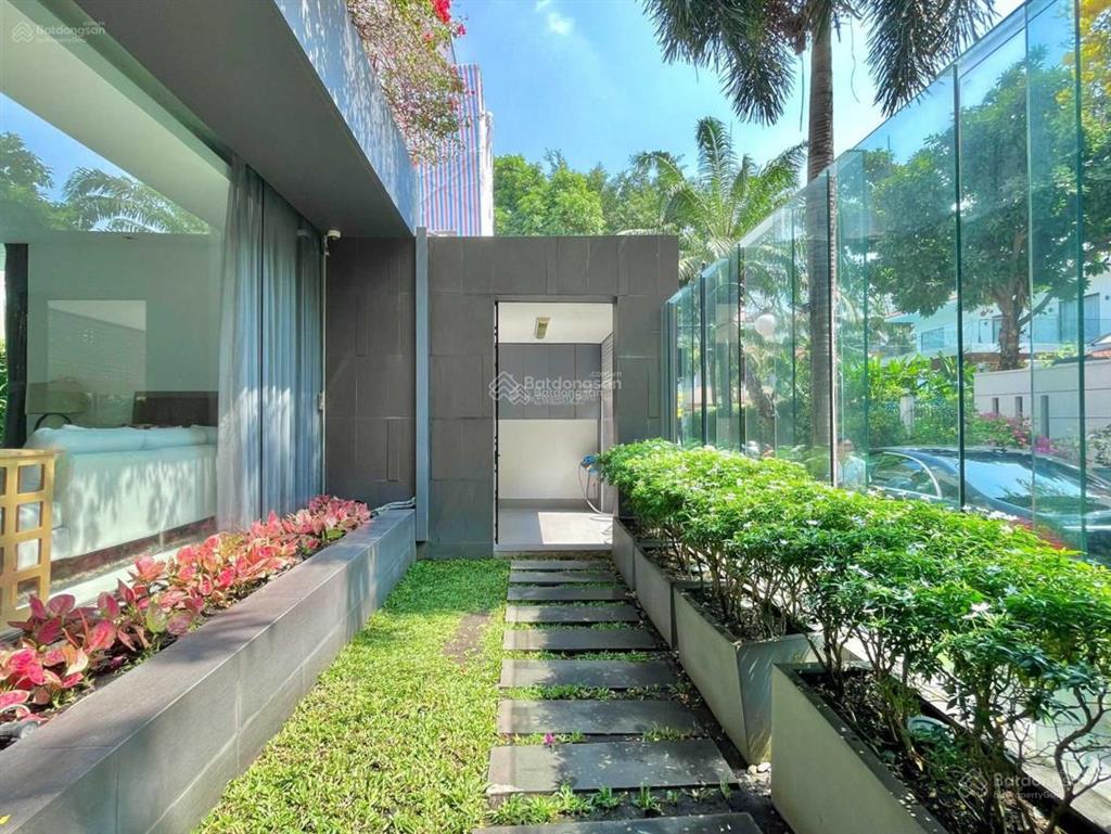 Cho thuê biệt thự liên kếsongđơn lậpnhà phốphú mỹ hưng. giá siêu tốt chỉ từ 38 triệu. em luân