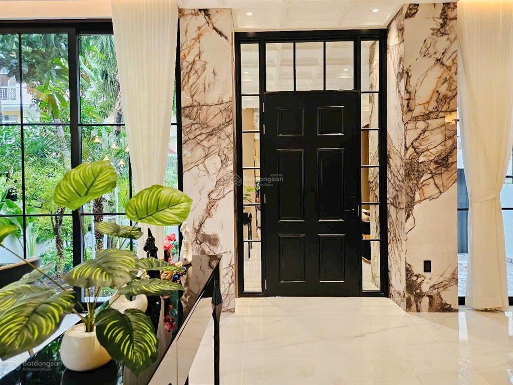 Siêu phẩm villa song lập pmh. nhà mới 100%. full nội thất hiện đại  5pn  5wc  thang máy. em luân