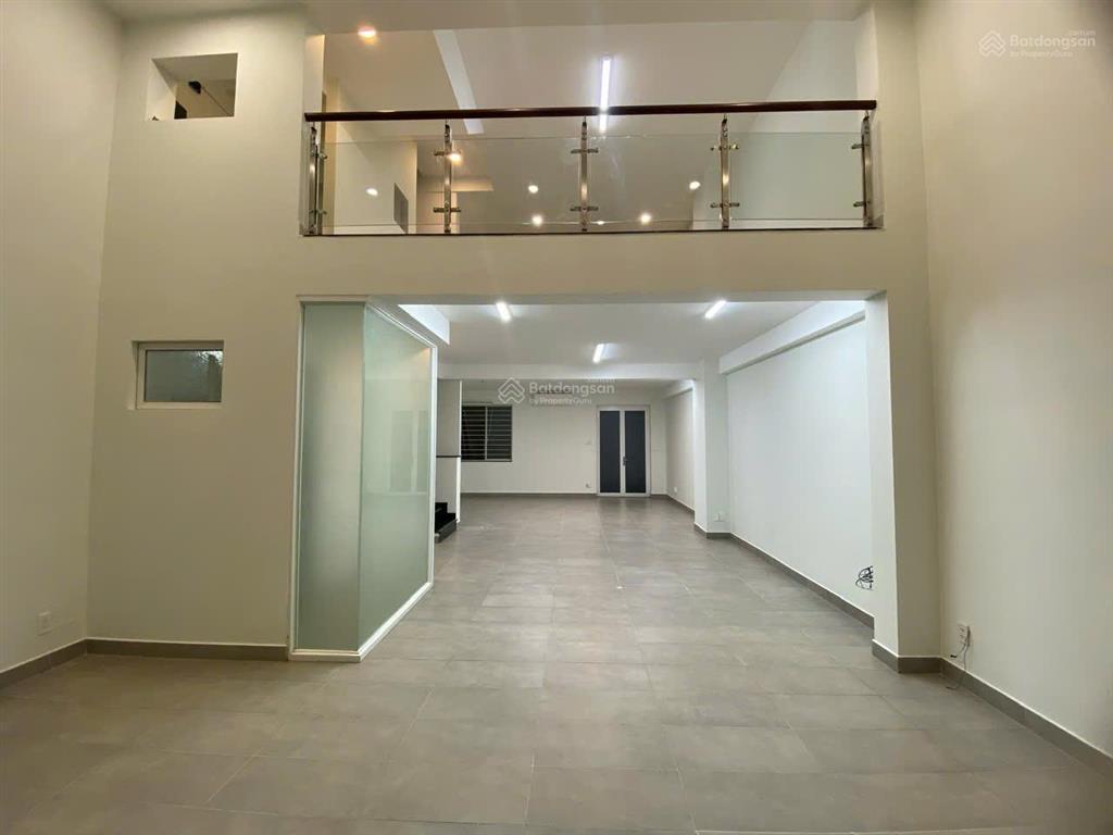 Cho thuê nhà pmh q7. dtsd 350m2, trệt lửng 3 lầu. phù hợp để ở  văn phòng đại diện, em luân