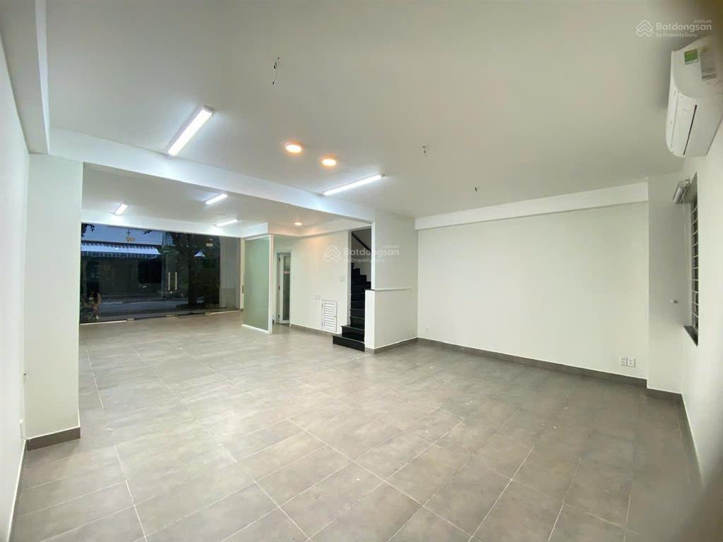 Cho thuê nhà pmh q7. dtsd 350m2, trệt lửng 3 lầu. phù hợp để ở  văn phòng đại diện, em luân