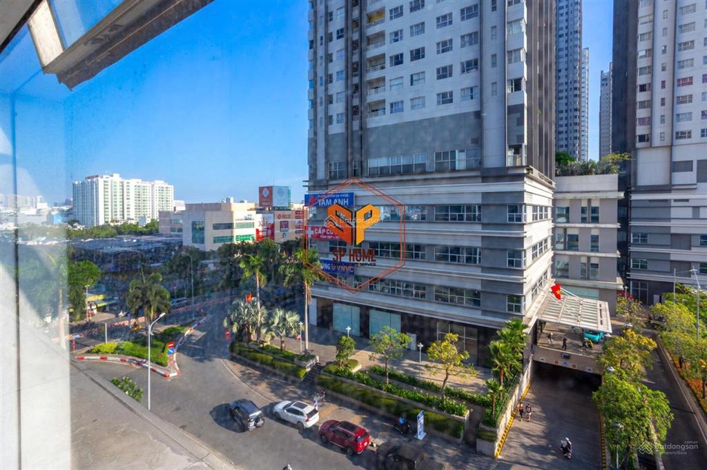 Bán căn offictecel đã có sổ hồng c/c sunrise city north,full nội thất mới. 0909 992 ***