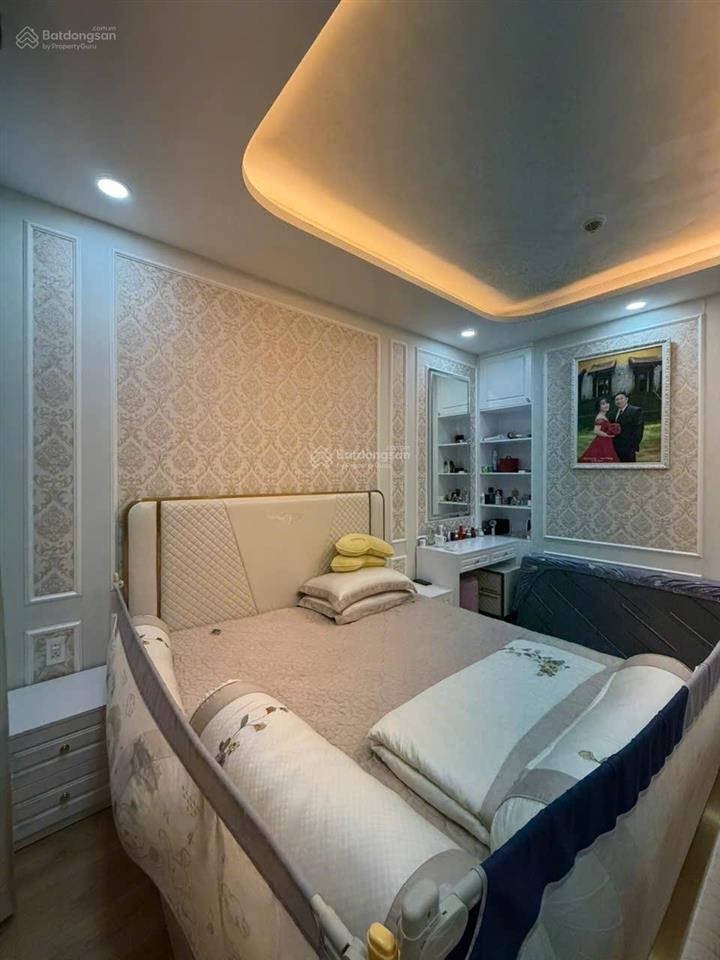 Bán căn offictecel đã có sổ hồng c/c sunrise city north,full nội thất mới. 0909 992 ***