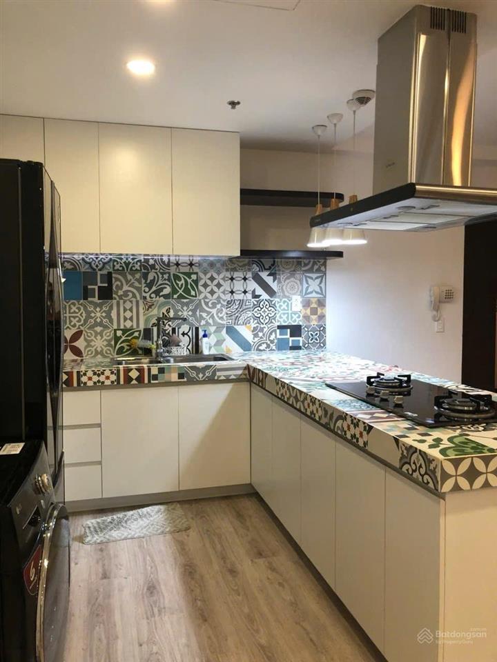 Chính chủ bán căn hộ 1 pn đầy đủ nội thất c/c sunrise city north lầu 27.  0909 992 ***