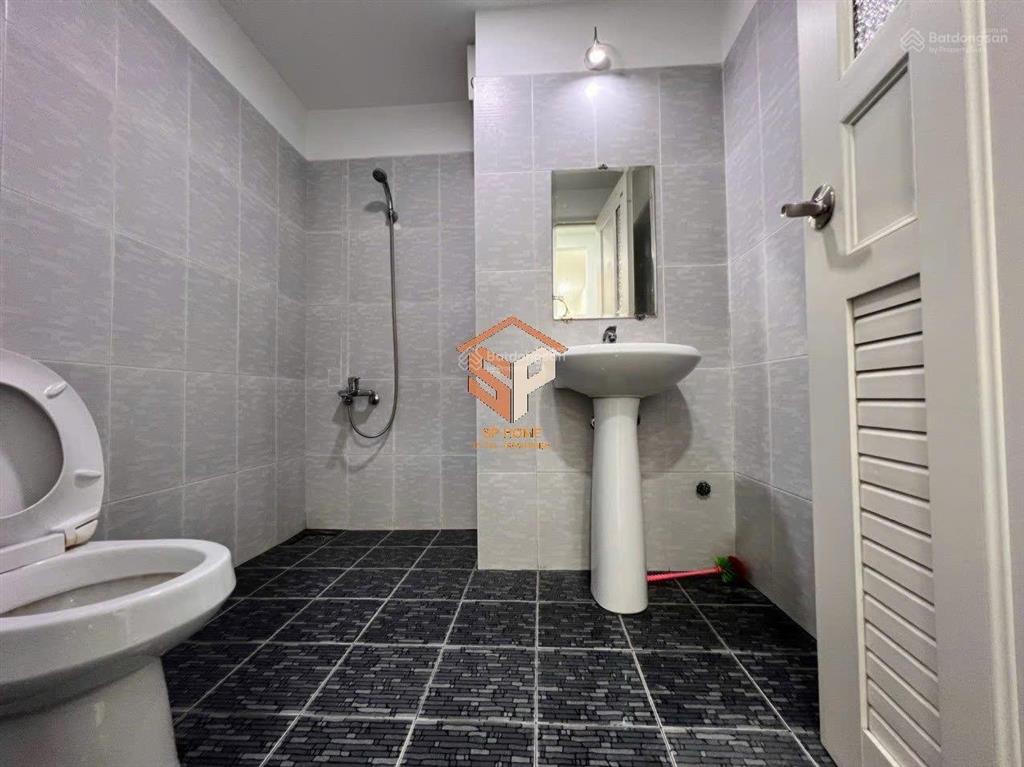 Cho thuê nhà nguyên căn đường số 47 phường tân hưng, tiện vừa ở vừa làm vp công ty.  0909 992 ***