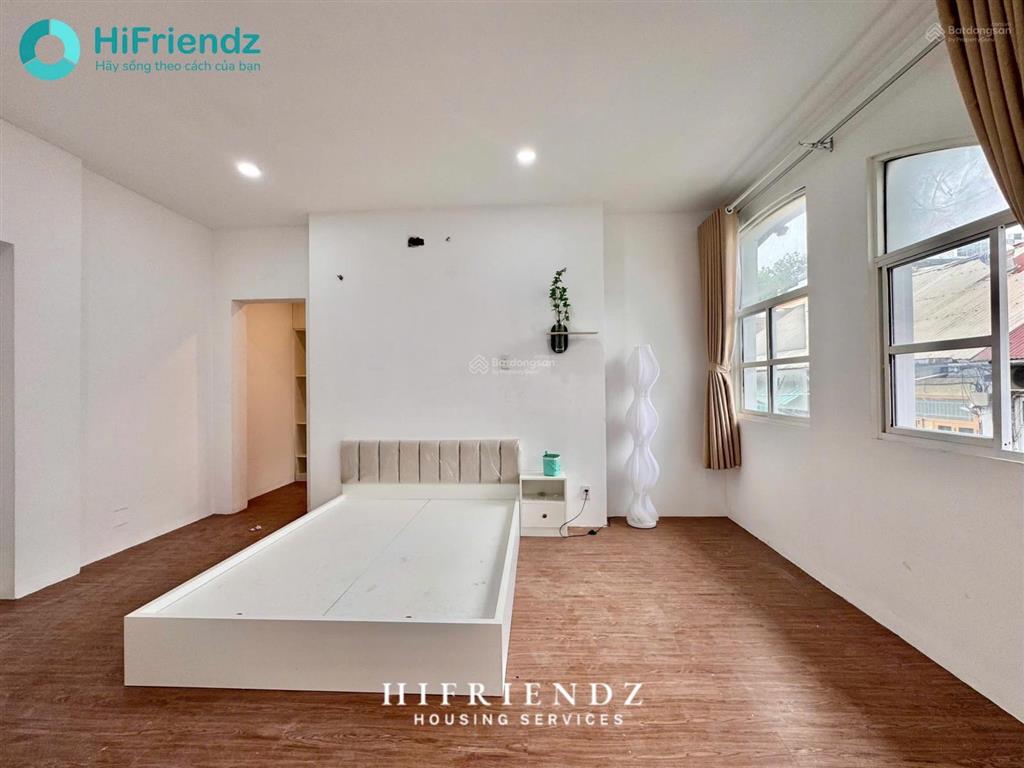 Siêu phẩm mới xây tách bếp full nội thất ban công lớn ngay sát đại học y dược