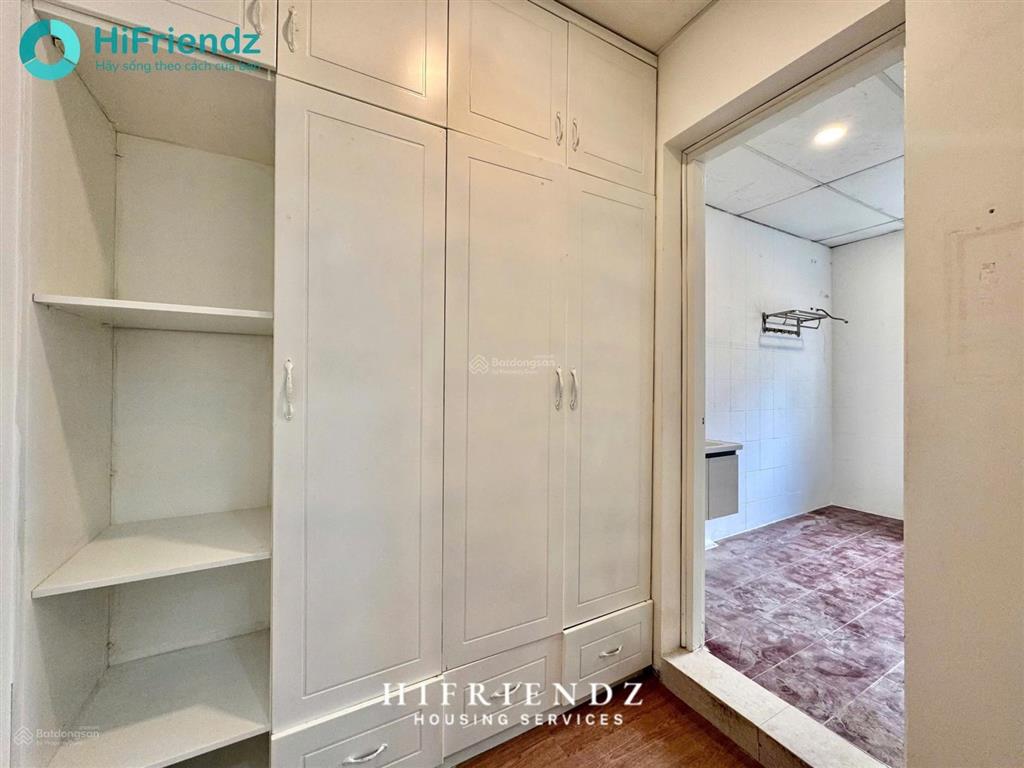 Siêu phẩm mới xây tách bếp full nội thất ban công lớn ngay sát đại học y dược