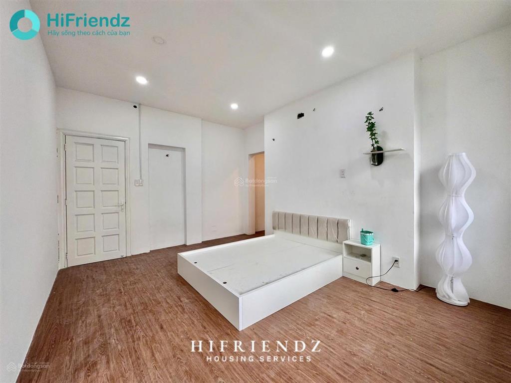 Siêu phẩm mới xây tách bếp full nội thất ban công lớn ngay sát đại học y dược