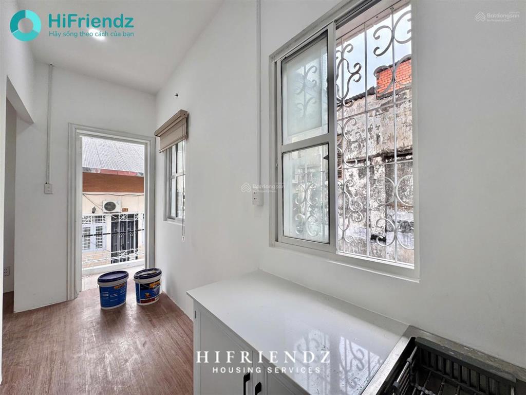 Siêu phẩm mới xây tách bếp full nội thất ban công lớn ngay sát đại học y dược