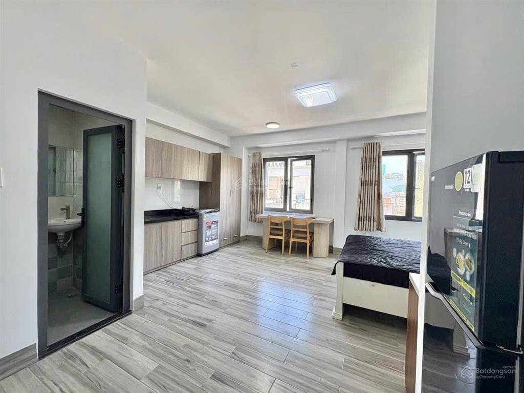 Siêu phẩm studio mới full nội thất cửa sổ lớn ngay sát đại học y dược  hàng mới 100%