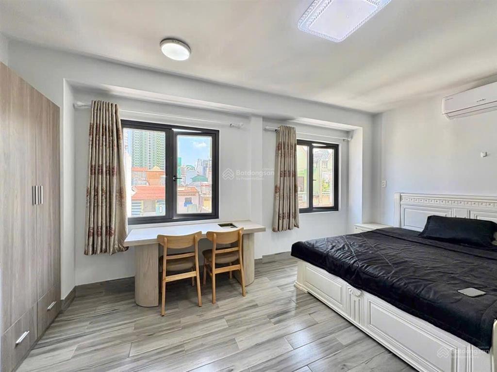 Siêu phẩm studio mới full nội thất cửa sổ lớn ngay sát đại học y dược  hàng mới 100%
