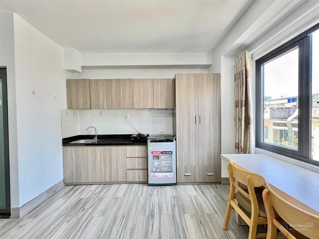 Siêu phẩm studio mới full nội thất cửa sổ lớn ngay sát đại học y dược  hàng mới 100%