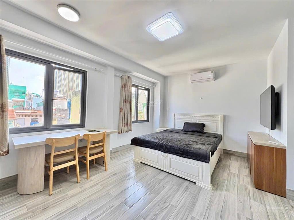 Siêu phẩm studio mới full nội thất cửa sổ lớn ngay sát đại học y dược  hàng mới 100%