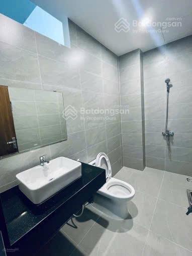 Bán toà nhà 3 tầng 1 tum mt lê quảng chí trục kinh doanh sầm uất  có tl