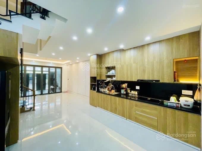 Bán toà nhà 3 tầng 1 tum mt lê quảng chí trục kinh doanh sầm uất  có tl