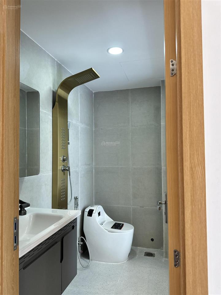 Bán nhà 3 tầng mới đẹp mặt tiền nguyễn sắc kim, đường 7m5, vị trí vip
