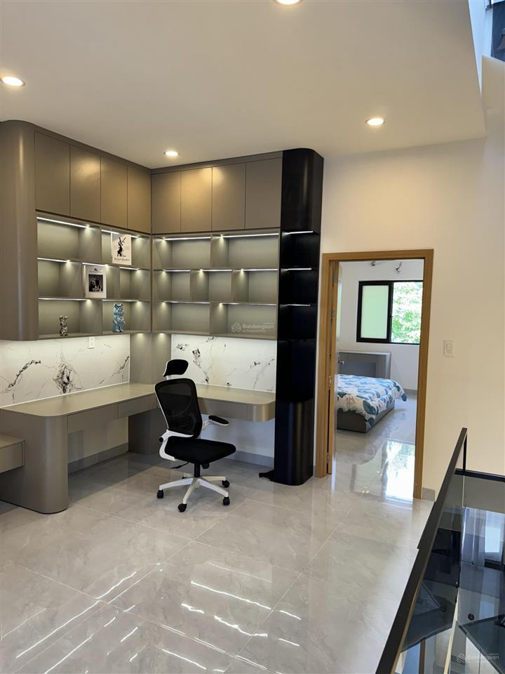 Bán nhà 3 tầng mới đẹp mặt tiền nguyễn sắc kim, đường 7m5, vị trí vip