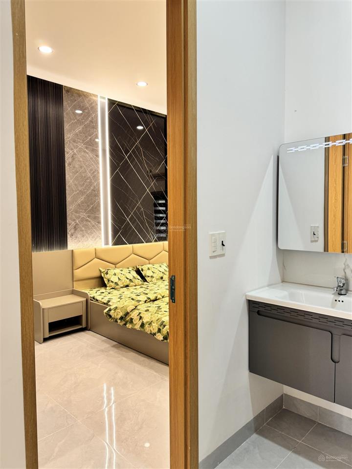 Bán nhà 3 tầng mới đẹp mặt tiền nguyễn sắc kim, đường 7m5, vị trí vip