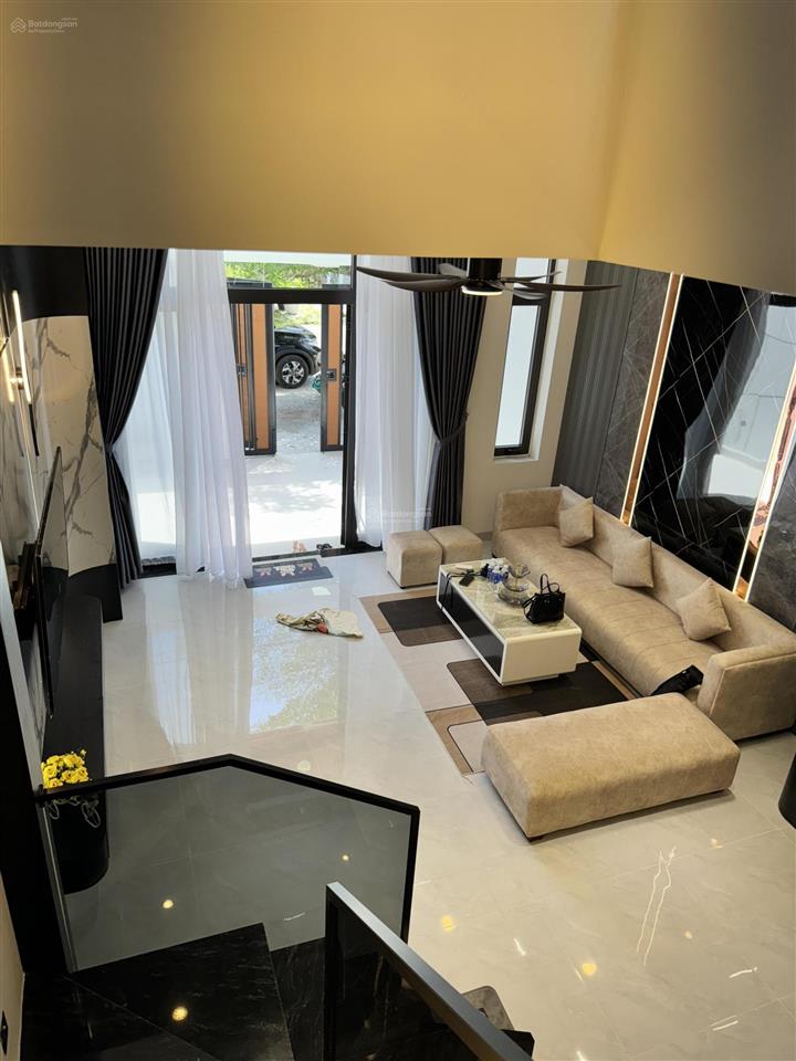 Bán nhà 3 tầng mới đẹp mặt tiền nguyễn sắc kim, đường 7m5, vị trí vip