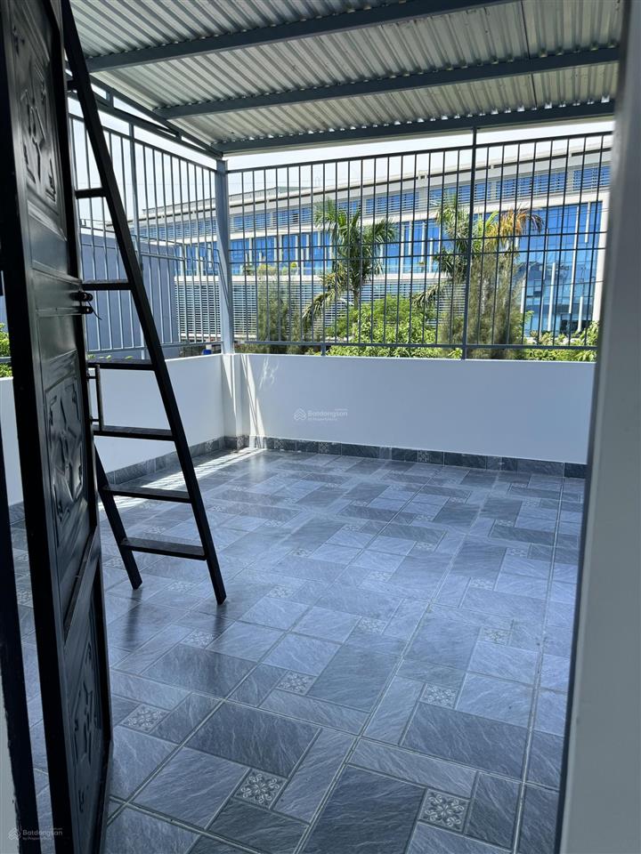 Bán nhà 3 tầng mới đẹp mặt tiền nguyễn sắc kim, đường 7m5, vị trí vip