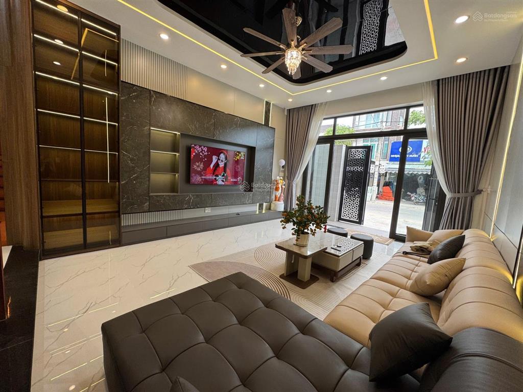 Cho thuê nhà đẹp 3 tầng mt quách thị trang  thiết kế hiện đại  chỉ xách vali vào ở