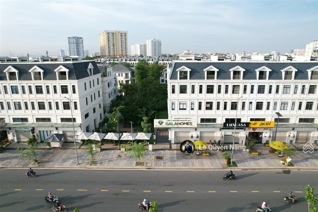 Bán shophouse hàng hiếm, rẻ hơn khu vực 810 tỷ. mặt tiền song hành lakeview city.  0911 738 ***