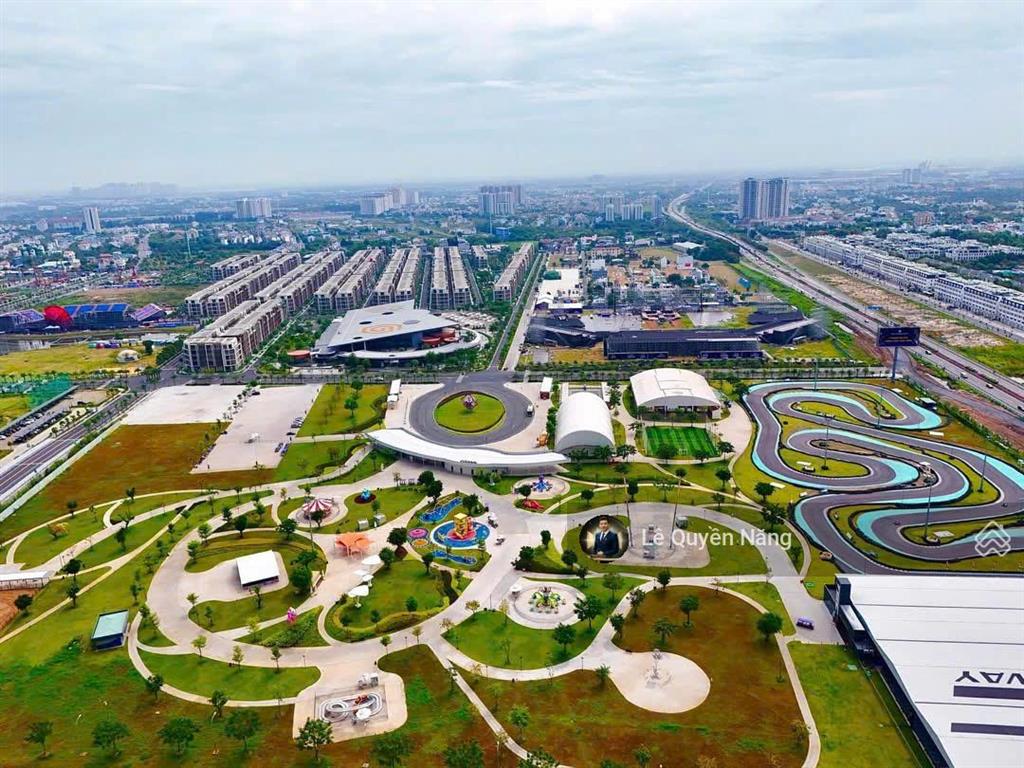 Bán gấp shophouse the global city trục chính 20m, giá 43 tỷ. cạnh trung tâm thương mại