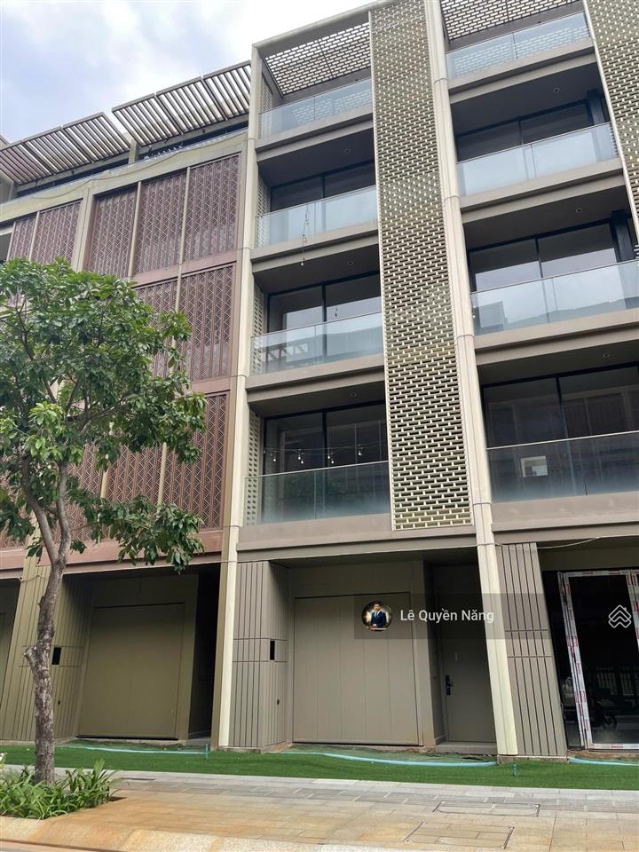 Bán gấp shophouse the global city trục chính 20m, giá 43 tỷ. cạnh trung tâm thương mại