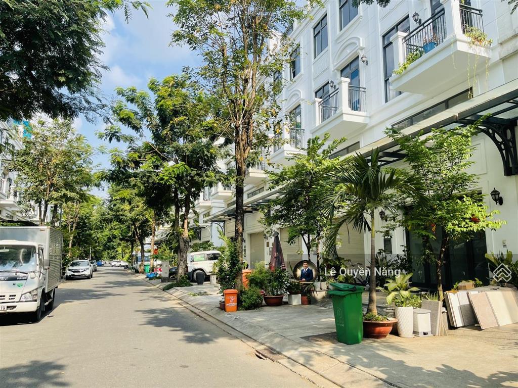 Bán gấp shophouse trục chính lakeview city  5x20m, chỉ 22.95 tỷ đã hoàn thiện. sản phẩm khan hiếm