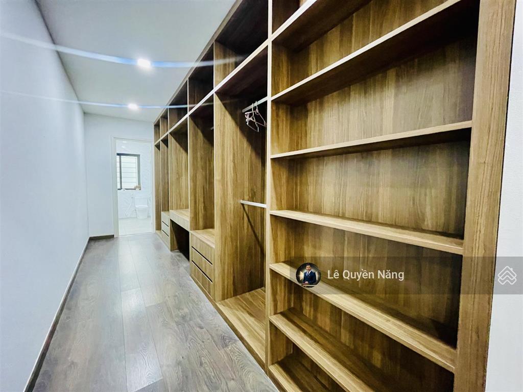 Shophouse giá rẻ! cho thuê ngay 33 triệu/tháng bao gồm thuế. phù hợp làm văn phòng và ở