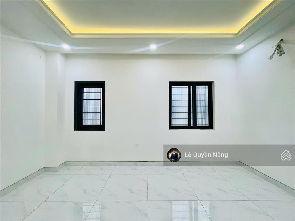 Shophouse giá rẻ! cho thuê ngay 33 triệu/tháng bao gồm thuế. phù hợp làm văn phòng và ở