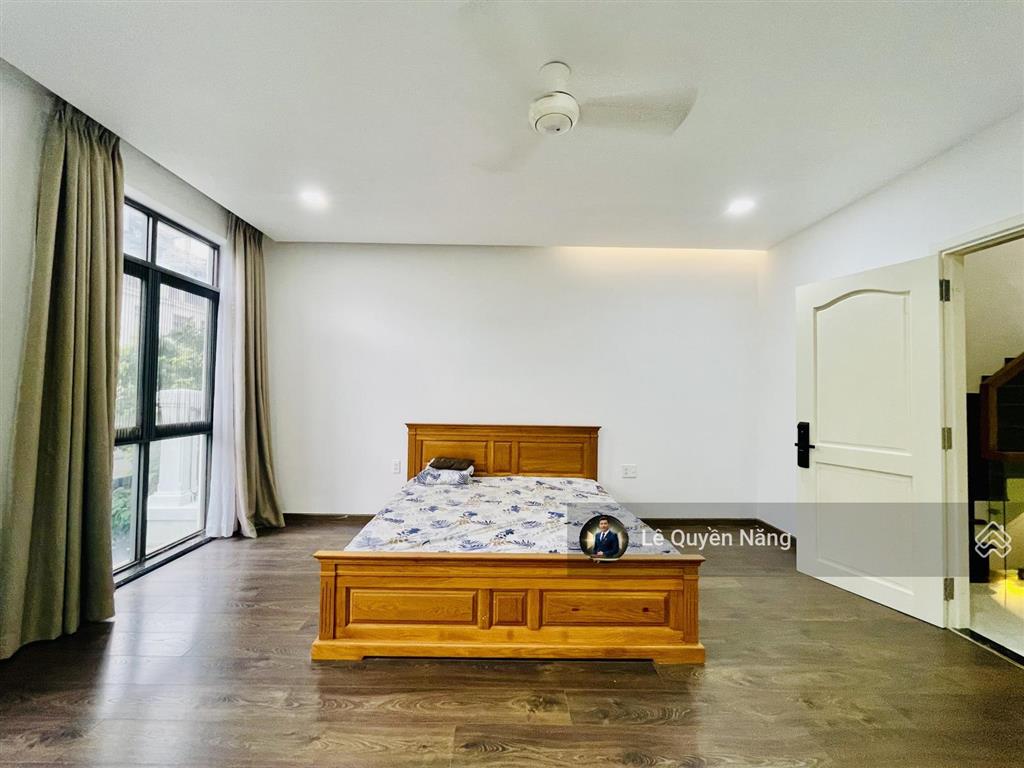 Shophouse giá rẻ! cho thuê ngay 33 triệu/tháng bao gồm thuế. phù hợp làm văn phòng và ở