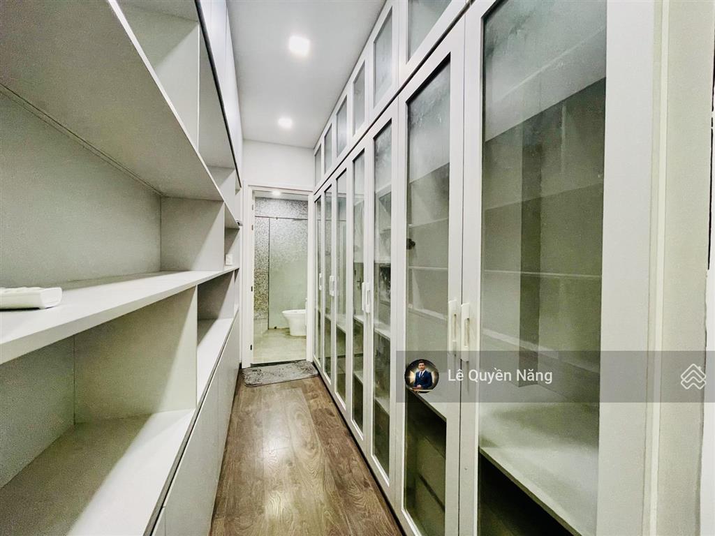 Shophouse giá rẻ! cho thuê ngay 33 triệu/tháng bao gồm thuế. phù hợp làm văn phòng và ở
