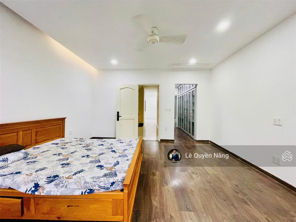 Shophouse giá rẻ! cho thuê ngay 33 triệu/tháng bao gồm thuế. phù hợp làm văn phòng và ở
