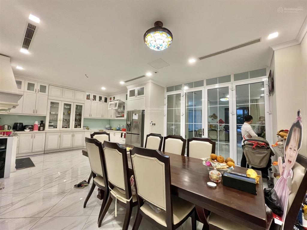 Chủ cần bán lô áp góc kđt pháp vân  không xem là mất 286m², 4 tầng, giá 55 tỷ. .0977 355 ***