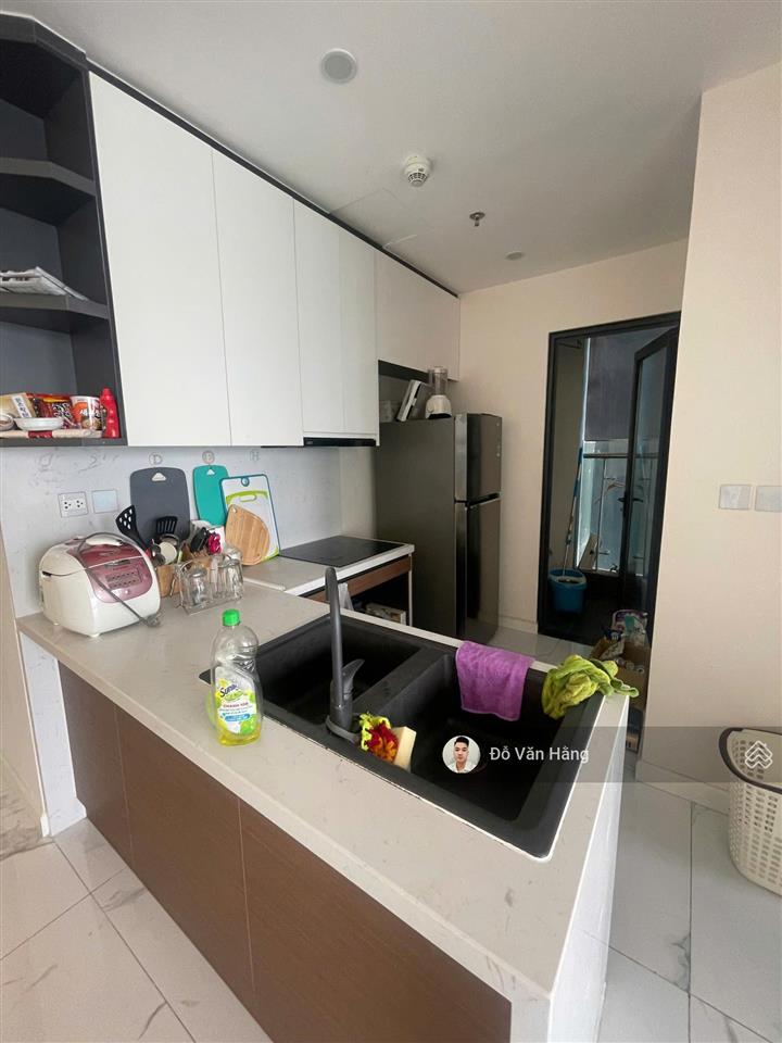 Bán căn 2 ngủ full đồ tầng cao sunshine city 81m2 view sông hồng giá 8,5 tỷ  sổ đỏ sang tên