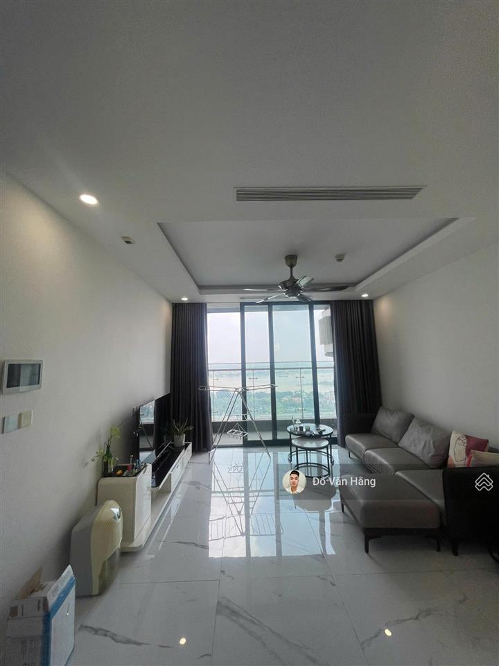 Bán căn 2 ngủ full đồ tầng cao sunshine city 81m2 view sông hồng giá 8,5 tỷ  sổ đỏ sang tên