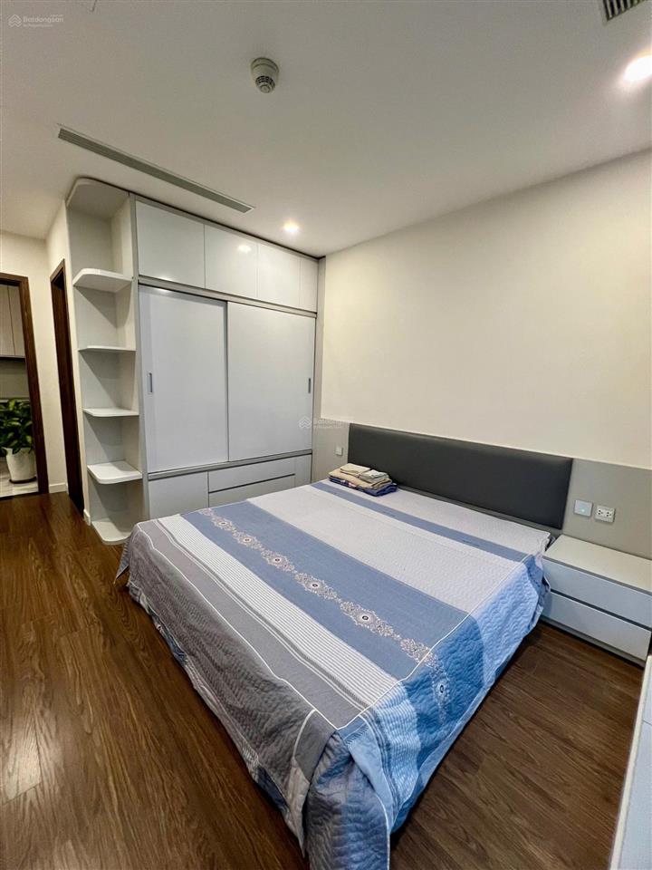 Bán căn 2 phòng ngủ full đồ sunshine city view sông hồng tầng đẹp giá 8,2 tỷ  sổ đỏ sang tên
