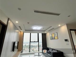 Bán căn 2 ngủ +1 sunshine city full đồ tầng cao giá 9,7 tỷ full đồ  sổ đỏ sang tên