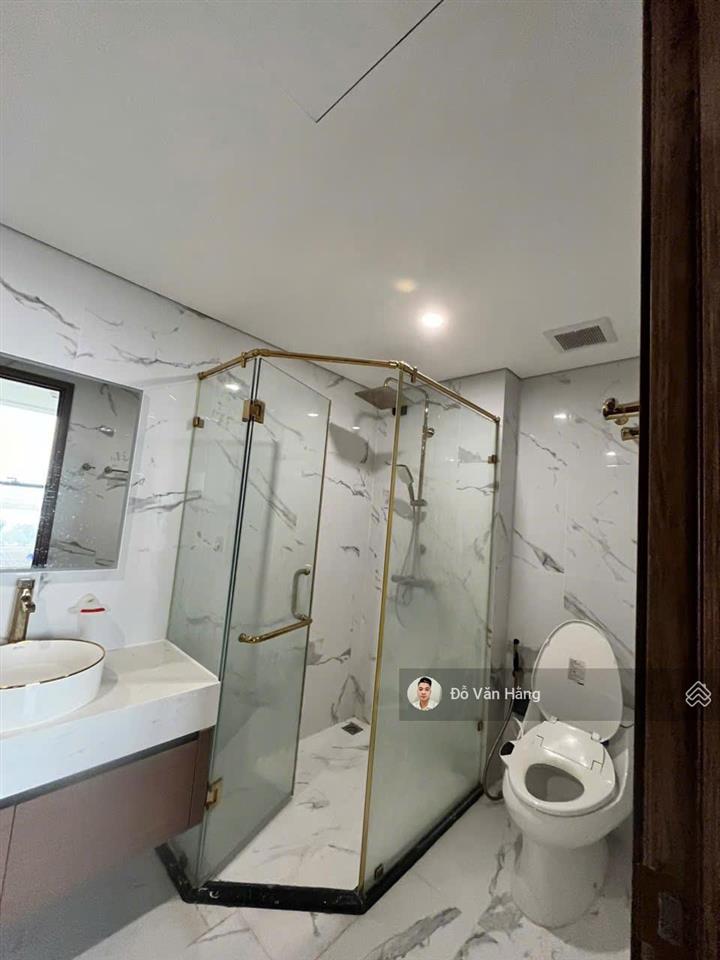 Bán căn 2 ngủ + 1 sunshine city full đồ tầng cao giá 9,7 tỷ full đồ  sổ đỏ sang tên