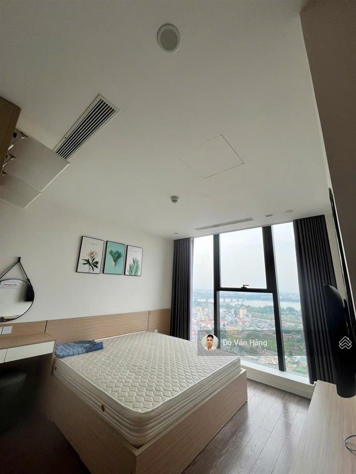 Bán căn 2 ngủ + 1 sunshine city full đồ tầng cao giá 9,7 tỷ full đồ  sổ đỏ sang tên
