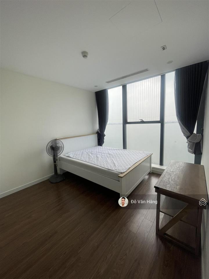 Bán căn 2 phòng ngủ + 1 đa năng sunshine city view sông hồng giá chỉ 8,4 tỷ  sổ đỏ sang tên