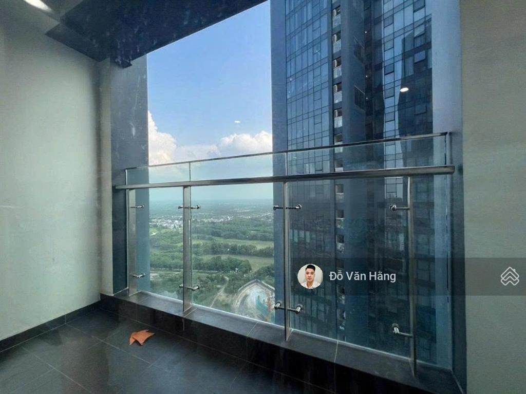Cho thuê nhanh căn 3 ngủ sunshine city full đồ đẹp tầng cao 105m2
